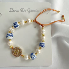 Load image into Gallery viewer, Pulsera Virgen Maria Lirio