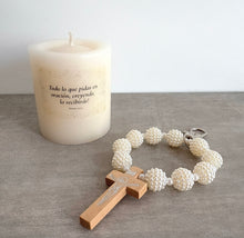 Cargar imagen en el visor de la galería, Virgen Maria Auxiliadora Lirio