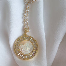 Load image into Gallery viewer, Angelito, Madre Perla, Cristales y Oro 18k