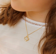 Load image into Gallery viewer, Cruz cuadrada, Oro 18K