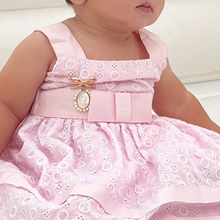 Load image into Gallery viewer, Pin de Lazo con Medalla de la Virgen María en Madre Perla y Bisel Oro 14k