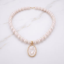 Load image into Gallery viewer, Collar Perlas Sagrado Corazón