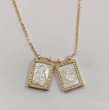 Load image into Gallery viewer, Mini Escapularios Jesús y Sagrado Corazón, Madre Perla Oro 18K