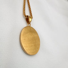 Cargar imagen en el visor de la galería, Medallón Guadalupe Oro 14k | Llena de Gracia Ecuador