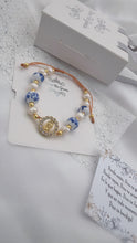Load image into Gallery viewer, Pulsera Virgen Maria Lirio