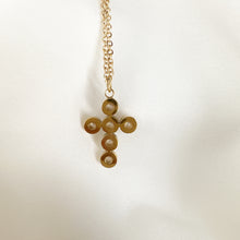 Load image into Gallery viewer, Cadena con cruz de perlas naturales en baño de Oro 14k