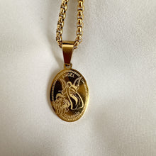 Cargar imagen en el visor de la galería, Cadena con Medalla de San Miguel Arcángel y Ángel de la Guarda en Baño de Oro 14k