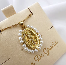 Load image into Gallery viewer, Cadena Virgen Maria en baño de  Oro 14k y perlas