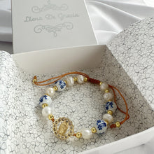 Load image into Gallery viewer, Pulsera Virgen Maria Lirio