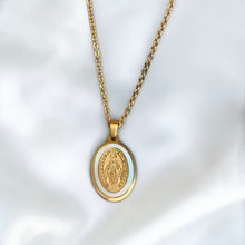 Cargar imagen en el visor de la galería, Milagrosa María Oro 14k | Llena de Gracia Ecuador