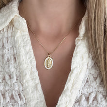 Cargar imagen en el visor de la galería, Virgen de Guadalupe Mosaico Oro 18k | Llena de Gracia Ecuador