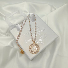 Load image into Gallery viewer, Angelito, Madre Perla, Cristales y Oro 18k