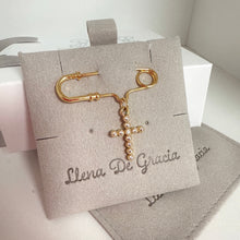 Cargar imagen en el visor de la galería, Pin Cruz, Oro 14k