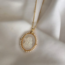 Cargar imagen en el visor de la galería, Angel Guardián, Madre Perla y Oro 18k