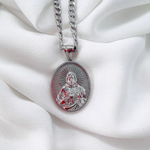 Cargar imagen en el visor de la galería, Cadena Jesús del Sagrado Corazón - Plata Esterlina
