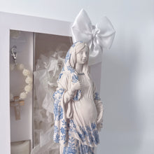 Load image into Gallery viewer, Virgen de la Dulce Espera Lirio