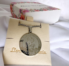 Load image into Gallery viewer, Cadena con Medalla Italiana de la Virgen de Schoenstatt en Plata y Oro 18k