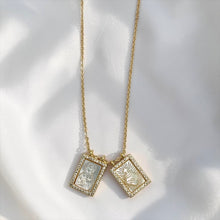 Load image into Gallery viewer, Mini Escapularios Jesús y Sagrado Corazón, Madre Perla Oro 18K