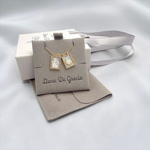 Load image into Gallery viewer, Mini Escapularios Jesús y Sagrado Corazón, Madre Perla Oro 18K