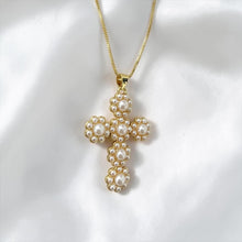 Load image into Gallery viewer, Cruz Floreada, Perlas y Oro 18k
