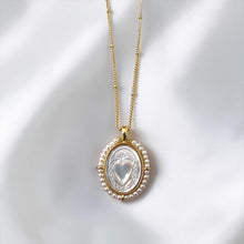 Cargar imagen en el visor de la galería, Sagrado Corazón, Oro 18k y perlas