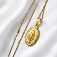 Cargar imagen en el visor de la galería, Cadena Virgen Medalla Milagrosa Oro 18k | Llena de Gracia Ecuador