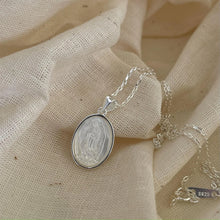 Cargar imagen en el visor de la galería, Virgen de Guadalupe, Pequeña. Madre Perla y Plata