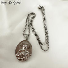 Cargar imagen en el visor de la galería, Cadena Jesús del Sagrado Corazón - Plata Esterlina