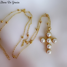 Load image into Gallery viewer, Cadena Cruz de Perlas, baño en Oro 18k