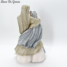 Cargar imagen en el visor de la galería, Sagrada Familia: El beso de San José 32 cm