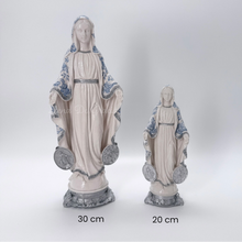 Load image into Gallery viewer, Virgen de la Medalla Milagrosa Lirio | Llena de Gracia Ecuador