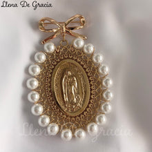 Cargar imagen en el visor de la galería, Bendición de Cuna - Pin de Virgen de Guadalupe Oro 14k