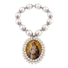 Cargar imagen en el visor de la galería, Bendición de hogar Llena de Gracia con medalla de la Virgen de la Dulce Espera bordada en perlas blancas