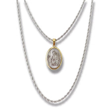 Load image into Gallery viewer, Collar Llena de Gracia con dije del Sagrado Corazón en plata esterlina y marco chapado en oro 18k con cadena de rodio