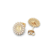 Cargar imagen en el visor de la galería, Llena de Gracia 18K gold-plated stud earrings featuring a Virgin Mary medallion surrounded by sparkling zircons.