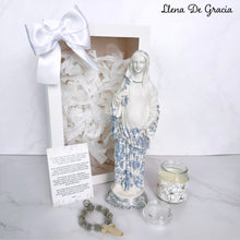 Load image into Gallery viewer, Virgen de la Dulce Espera Lirio
