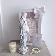 Cargar imagen en el visor de la galería, Virgen de la Dulce Espera Lirio
