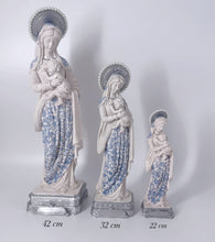 Cargar imagen en el visor de la galería, Virgen de la Salud Lirio
