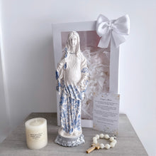 Cargar imagen en el visor de la galería, Virgen de la Dulce Espera Lirio
