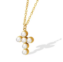 Load image into Gallery viewer, Cruz de Perlas Pequeña Oro 14k | Llena de Gracia Ecuador

