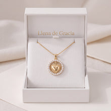 Cargar imagen en el visor de la galería, Sagrado Corazón, Cristales 18k
