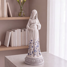 Load image into Gallery viewer, Virgen María Dulce Espera, Iris
