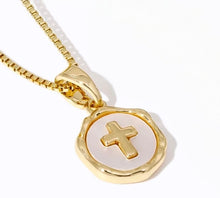 Load image into Gallery viewer, Cadena con mini cruz circular, Oro 14k
