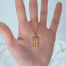 Cargar imagen en el visor de la galería, Escapulario del  Divino Niño, Oro 14k
