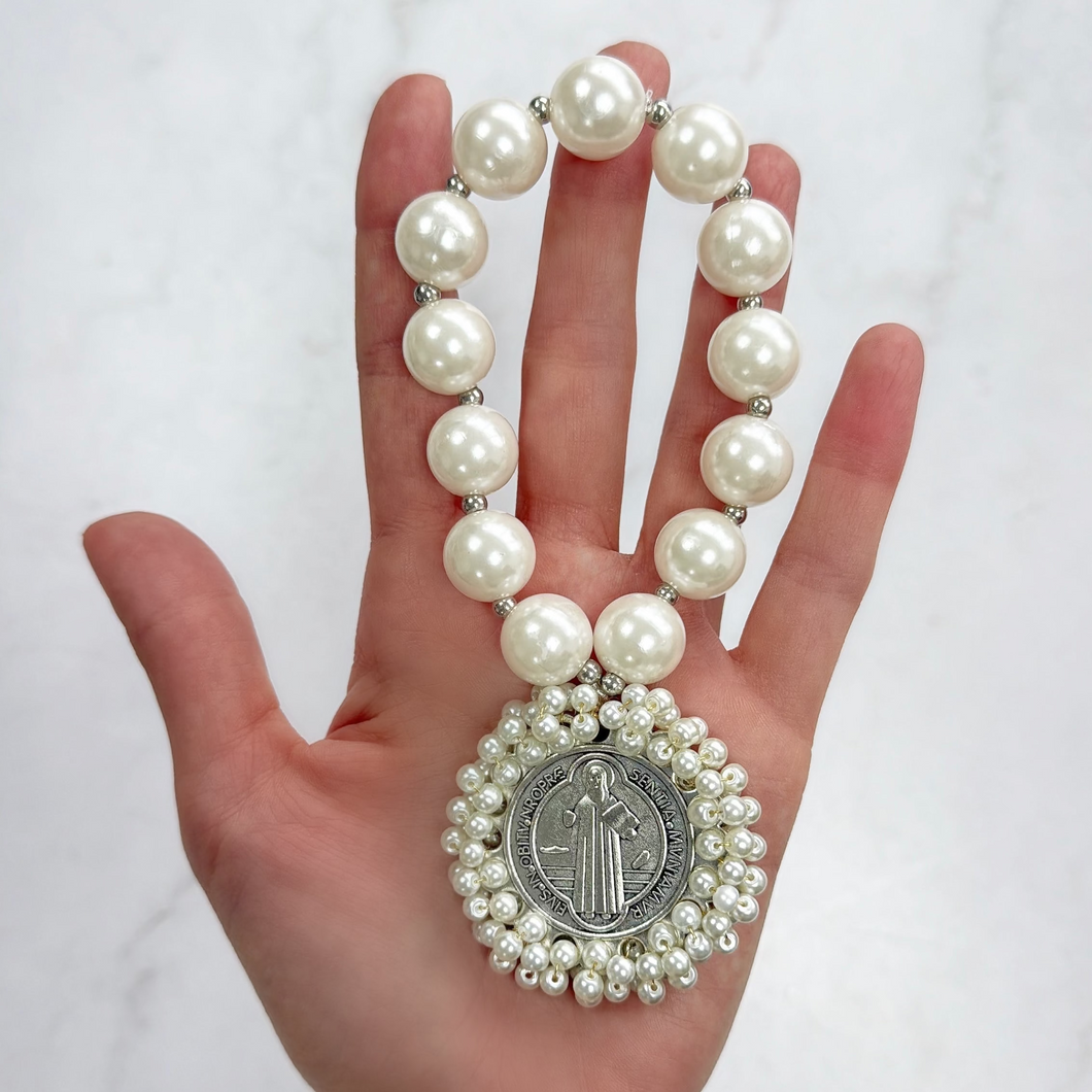 Bendición de Hogar de San Benito, Perlas