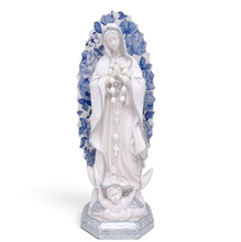 Load image into Gallery viewer, Virgen de Guadalupe Gardenia, figura religiosa pintada a mano | Llena de Gracia Ecuador
