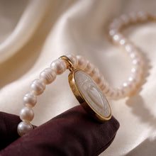 Load image into Gallery viewer, Collar Perlas Sagrado Corazón
