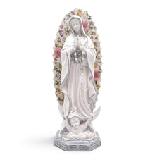 Load image into Gallery viewer, Figura de la Virgen de Guadalupe diseño Camelia, pintada a mano, de Llena de Gracia
