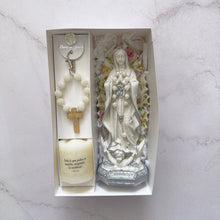 Cargar imagen en el visor de la galería, Virgen de Guadalupe Camelia
