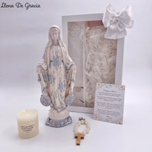Load image into Gallery viewer, Virgen de la Medalla Milagrosa Clavel
